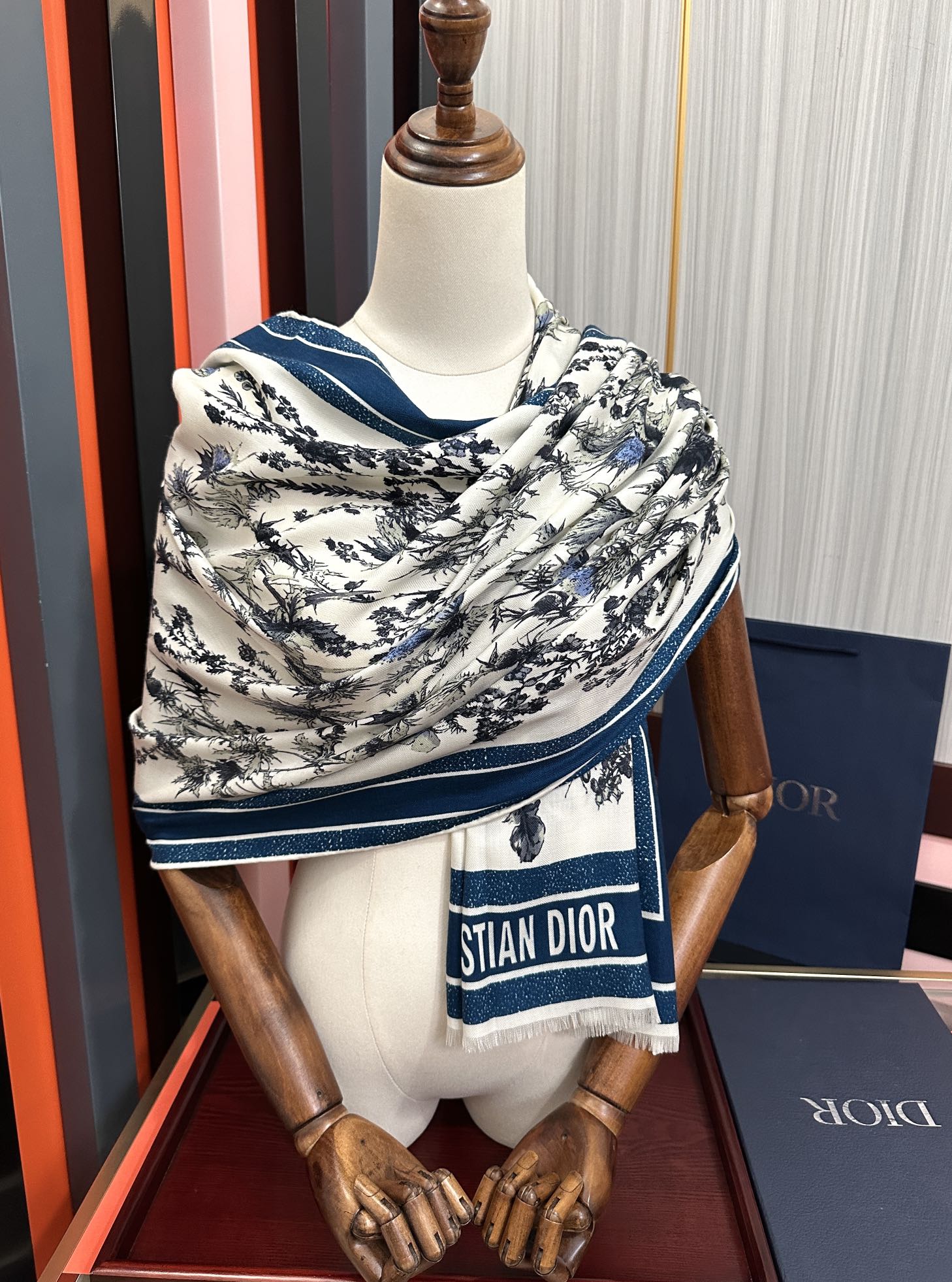 Dior scarf