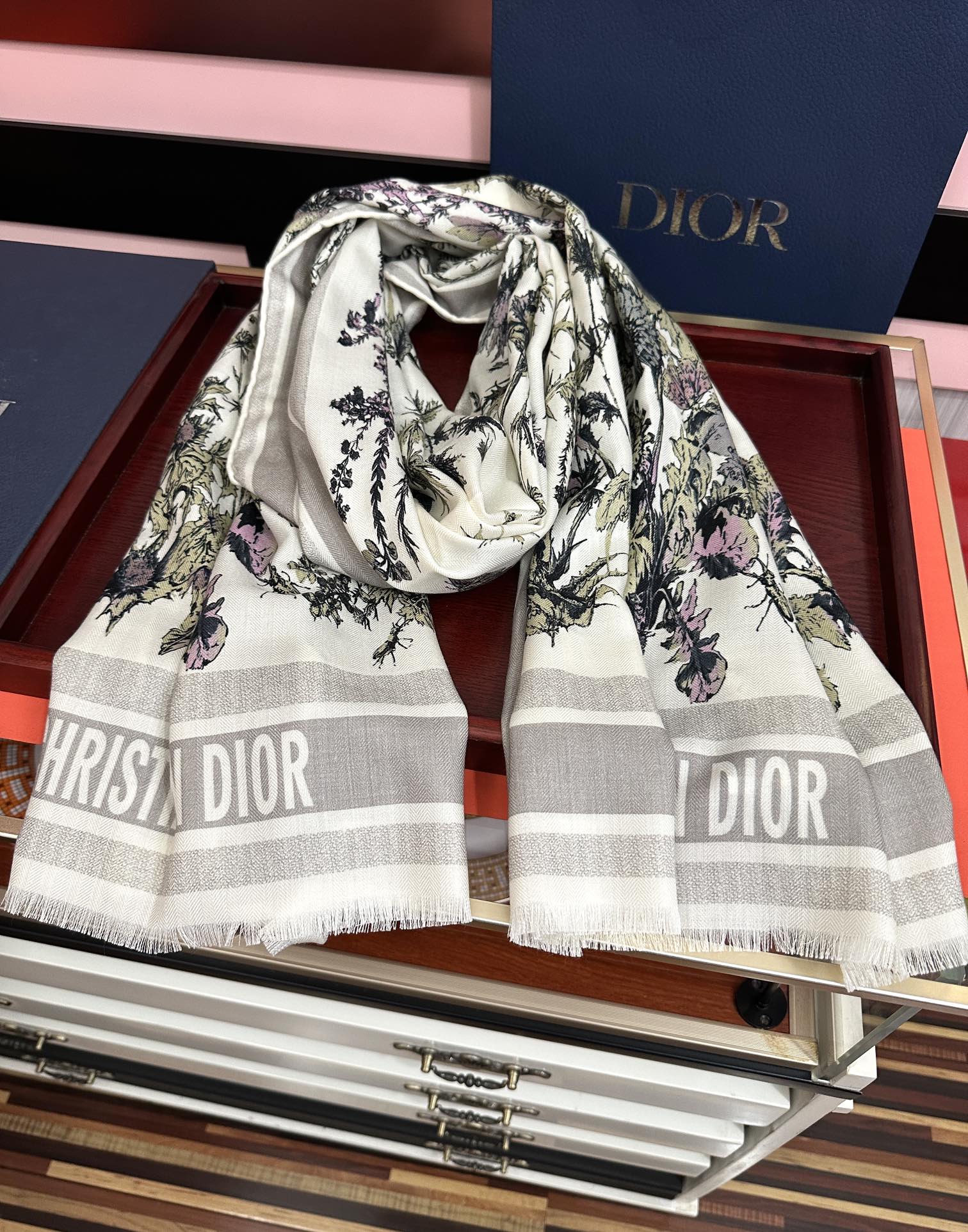 Dior scarf