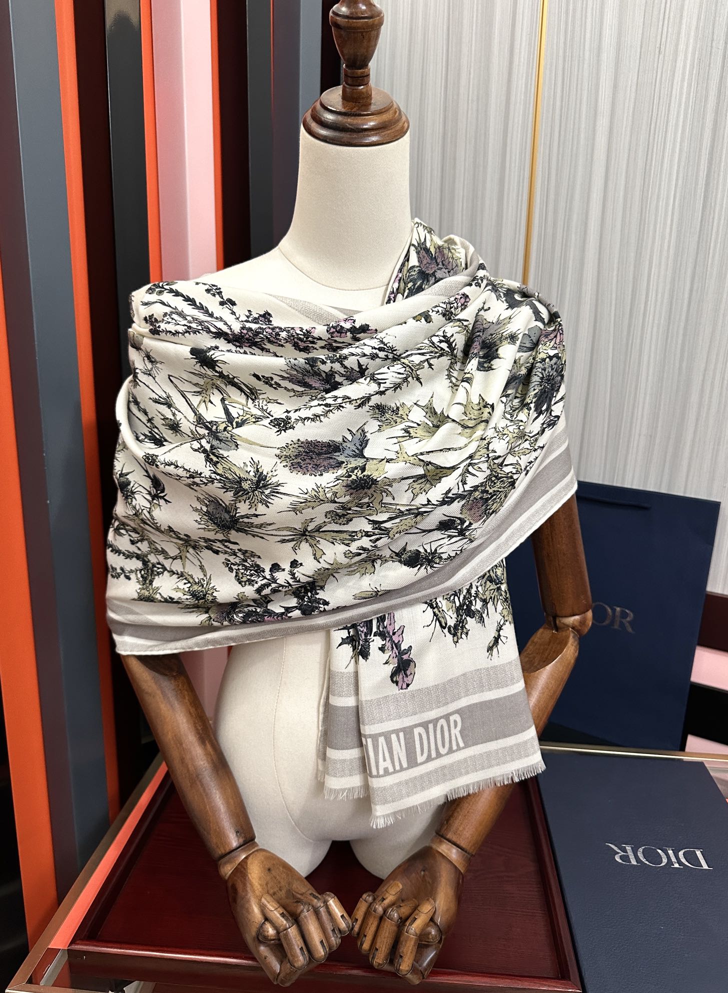 Dior scarf