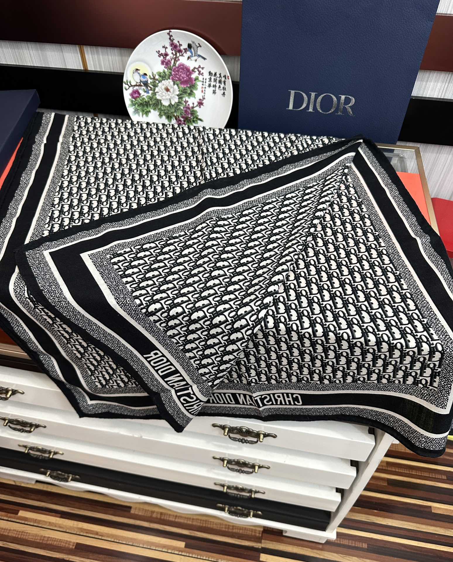 Dior scarf