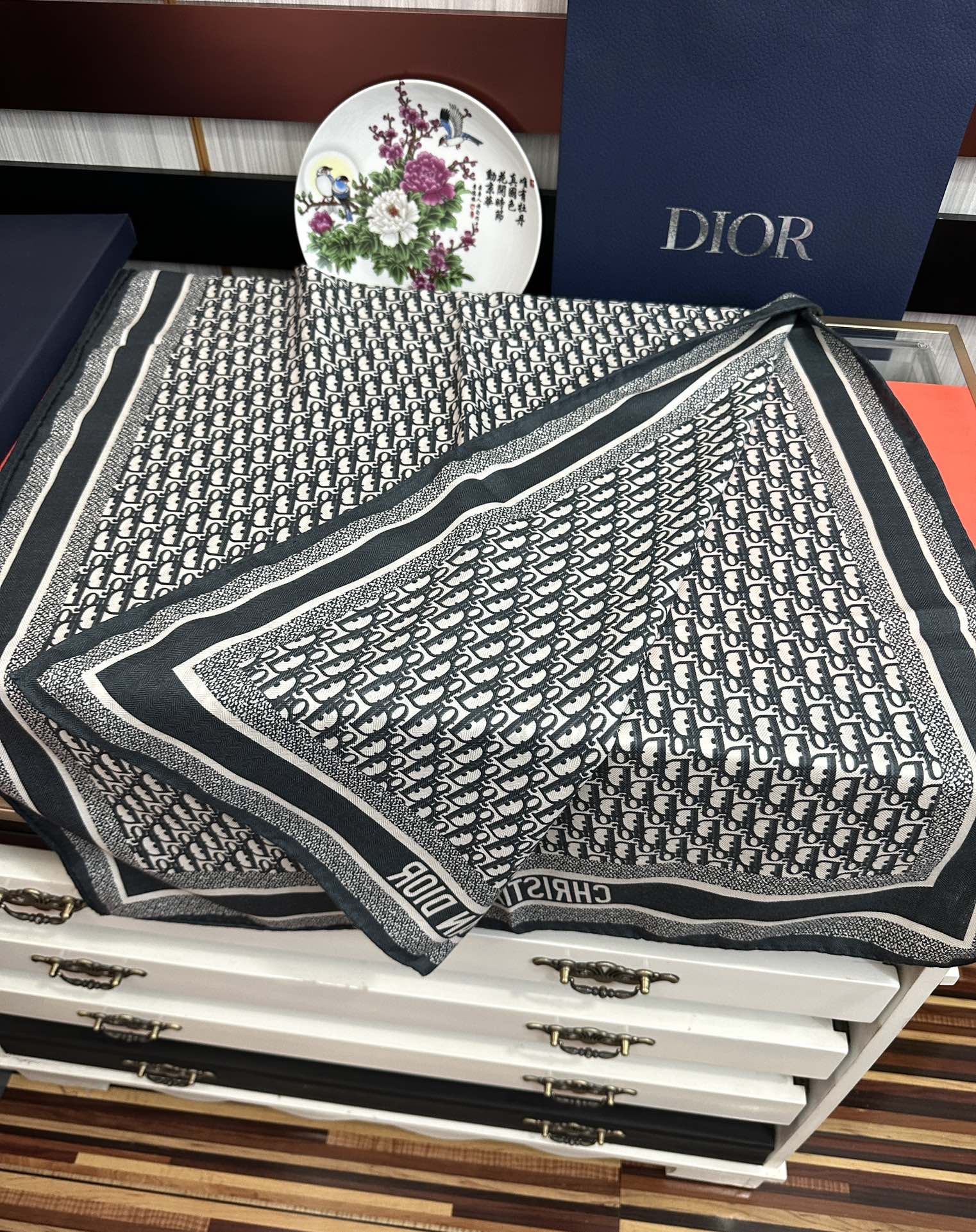 Dior scarf