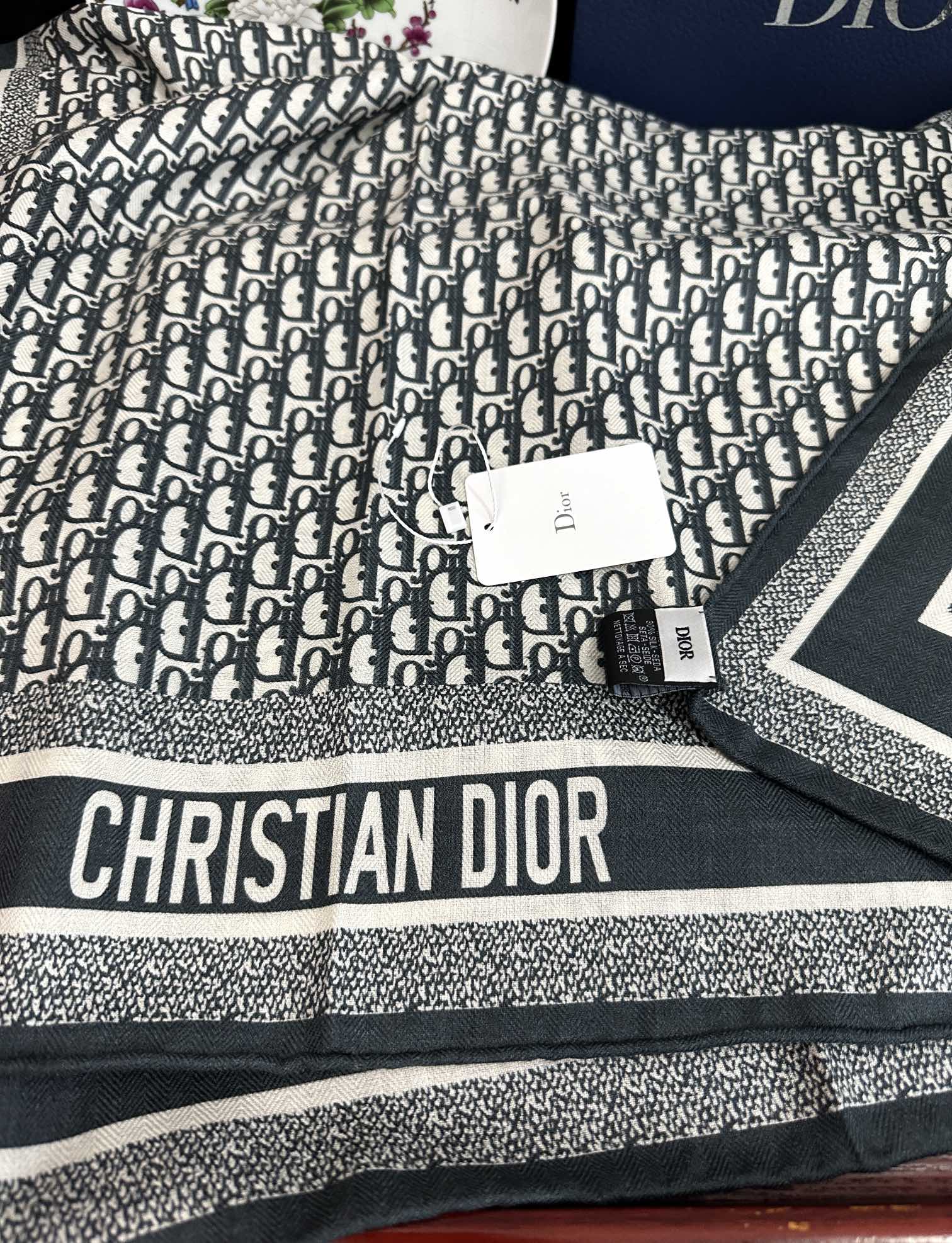 Dior scarf