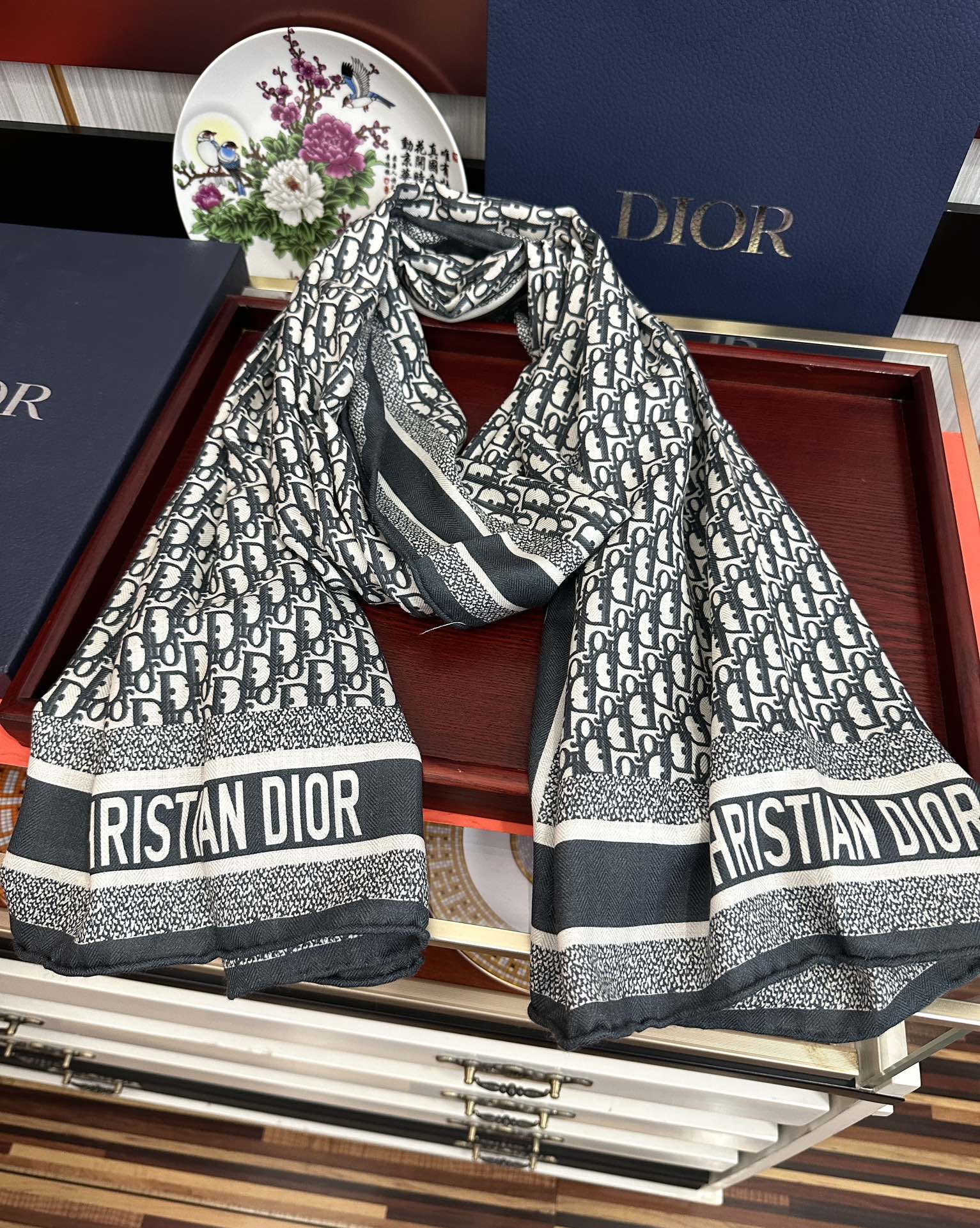 Dior scarf