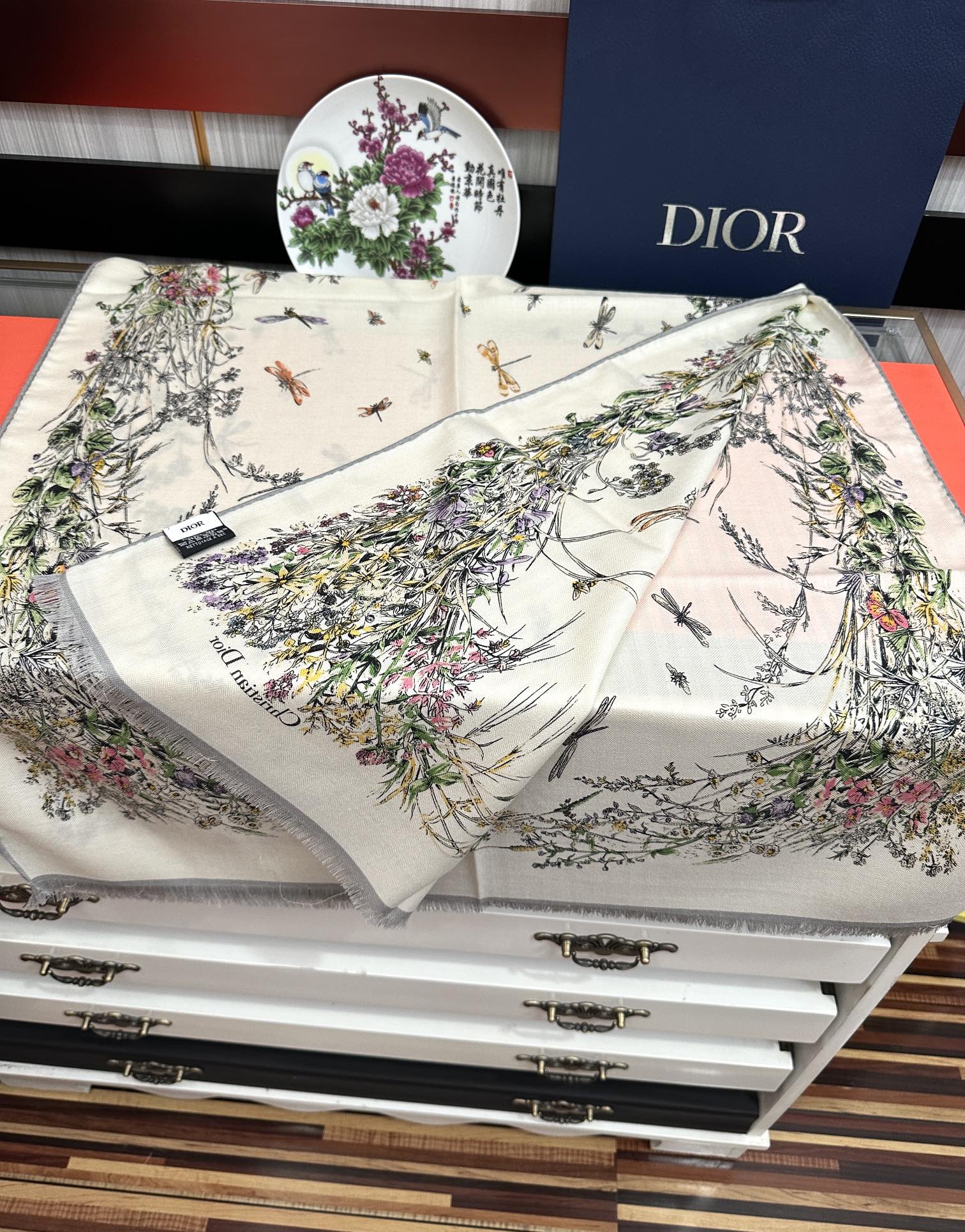 Dior scarf