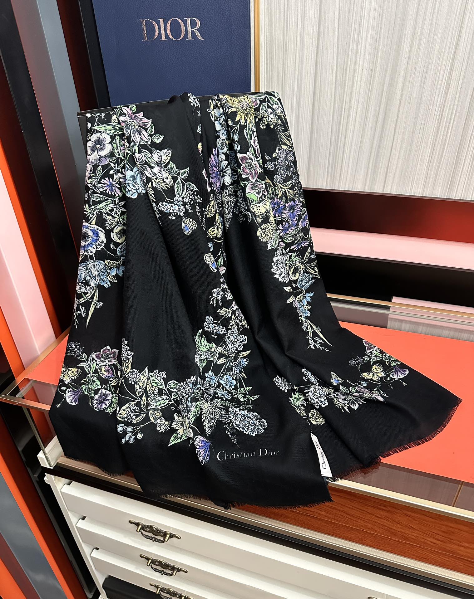 Dior scarf