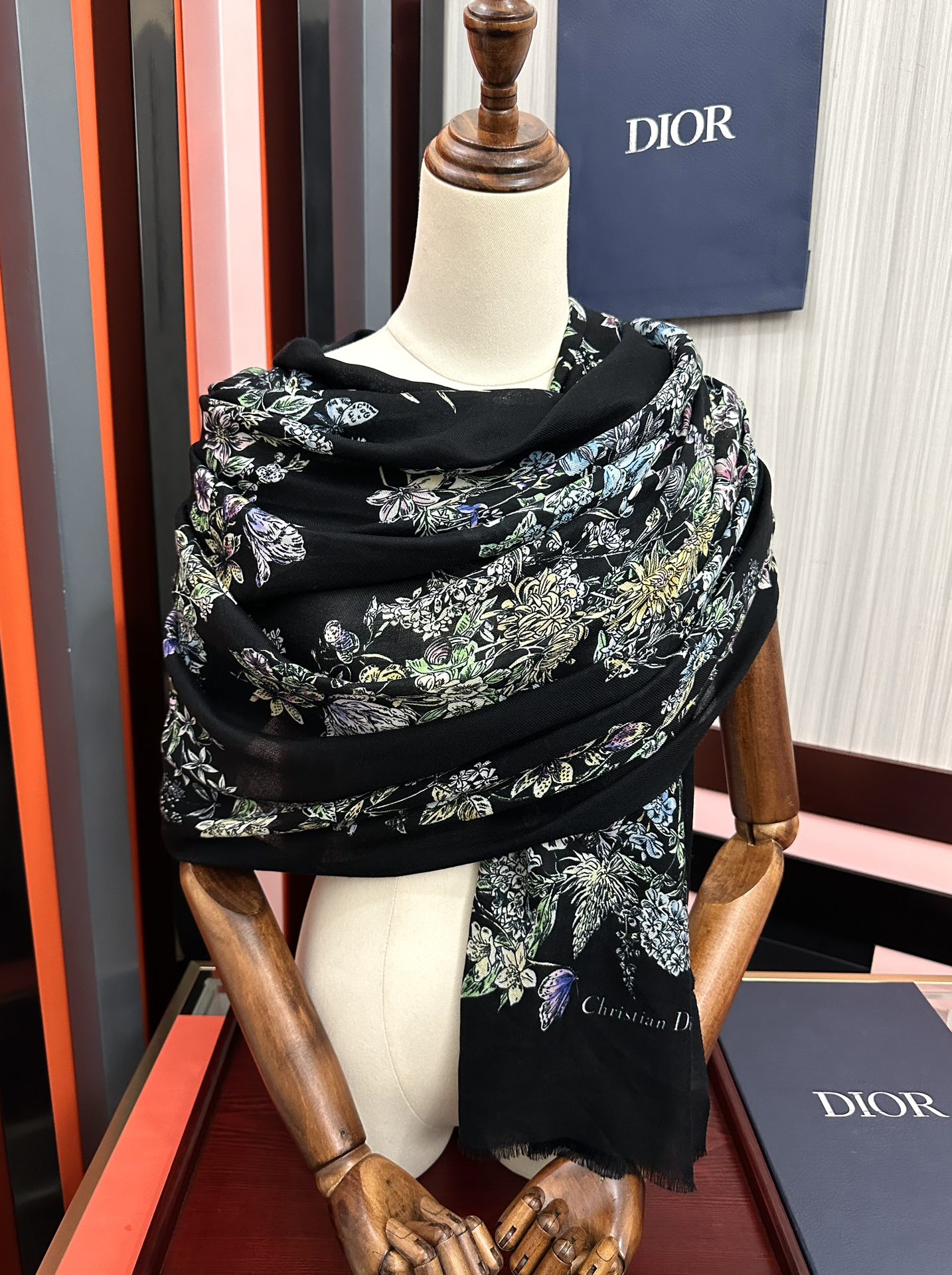 Dior scarf