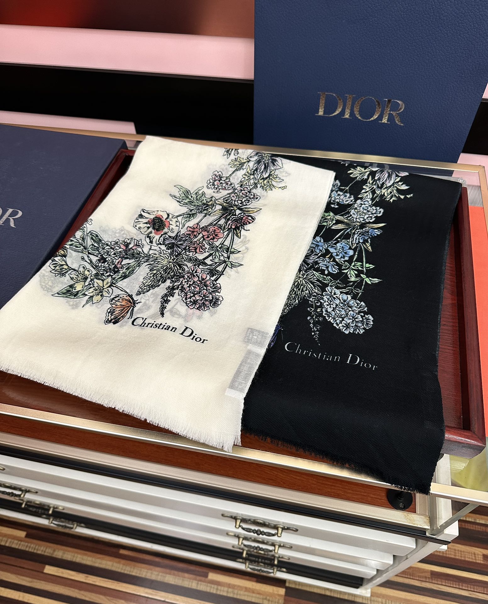 Dior scarf