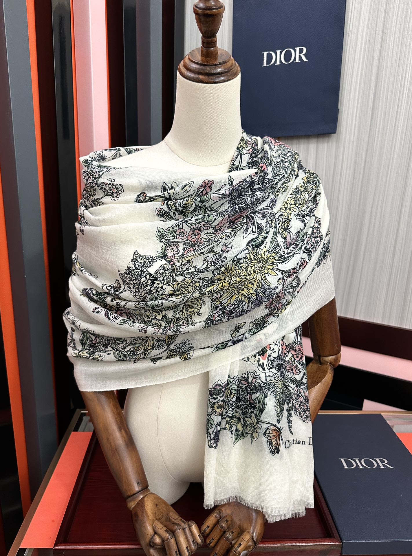 Dior scarf