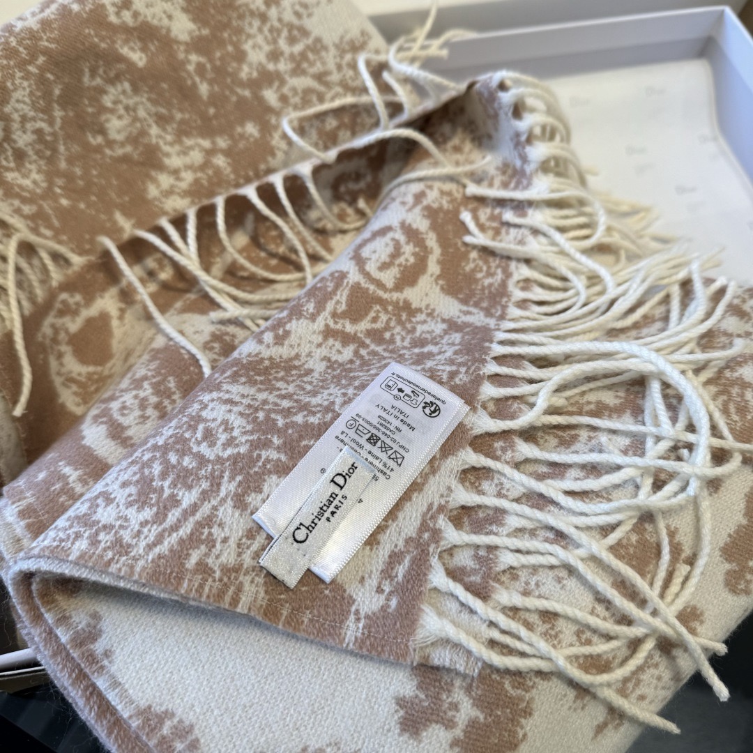 Dior scarf