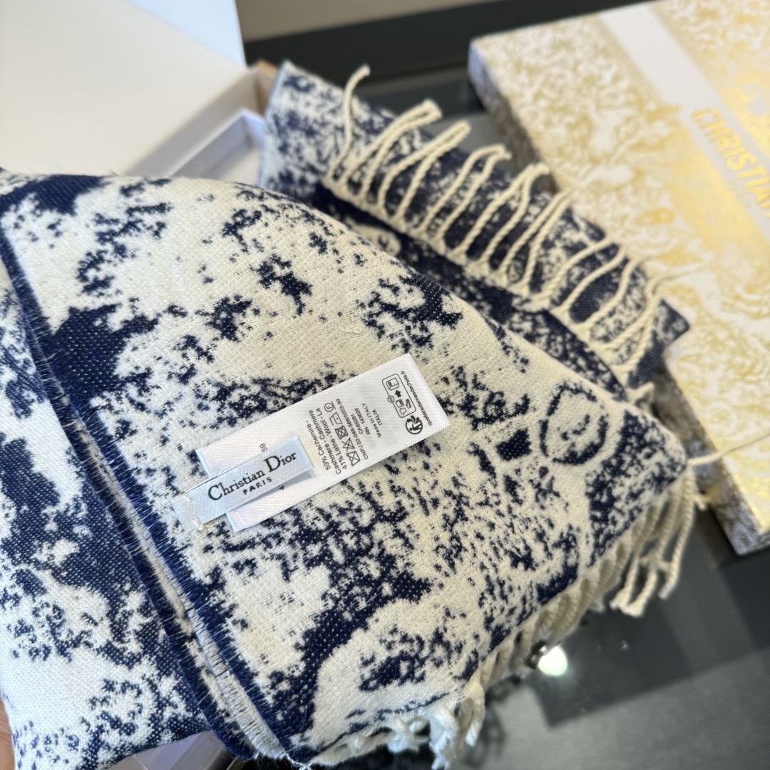 Dior scarf