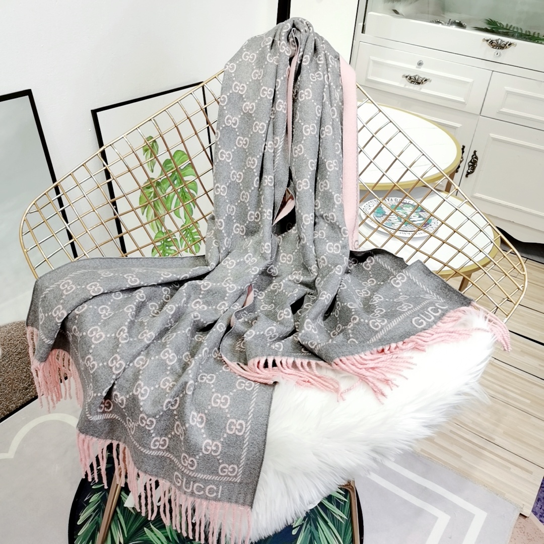 Gucci scarf