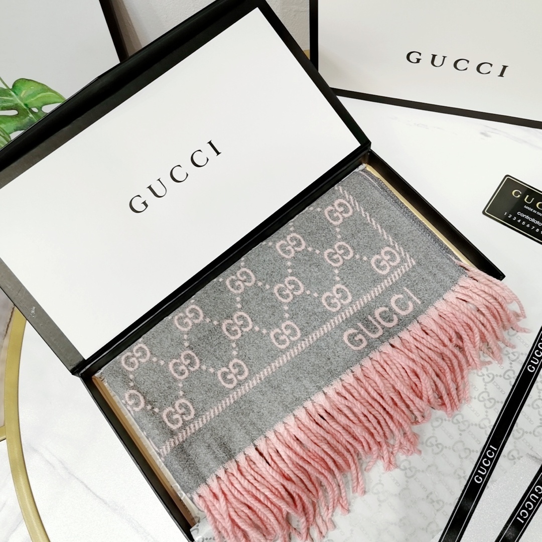 Gucci scarf