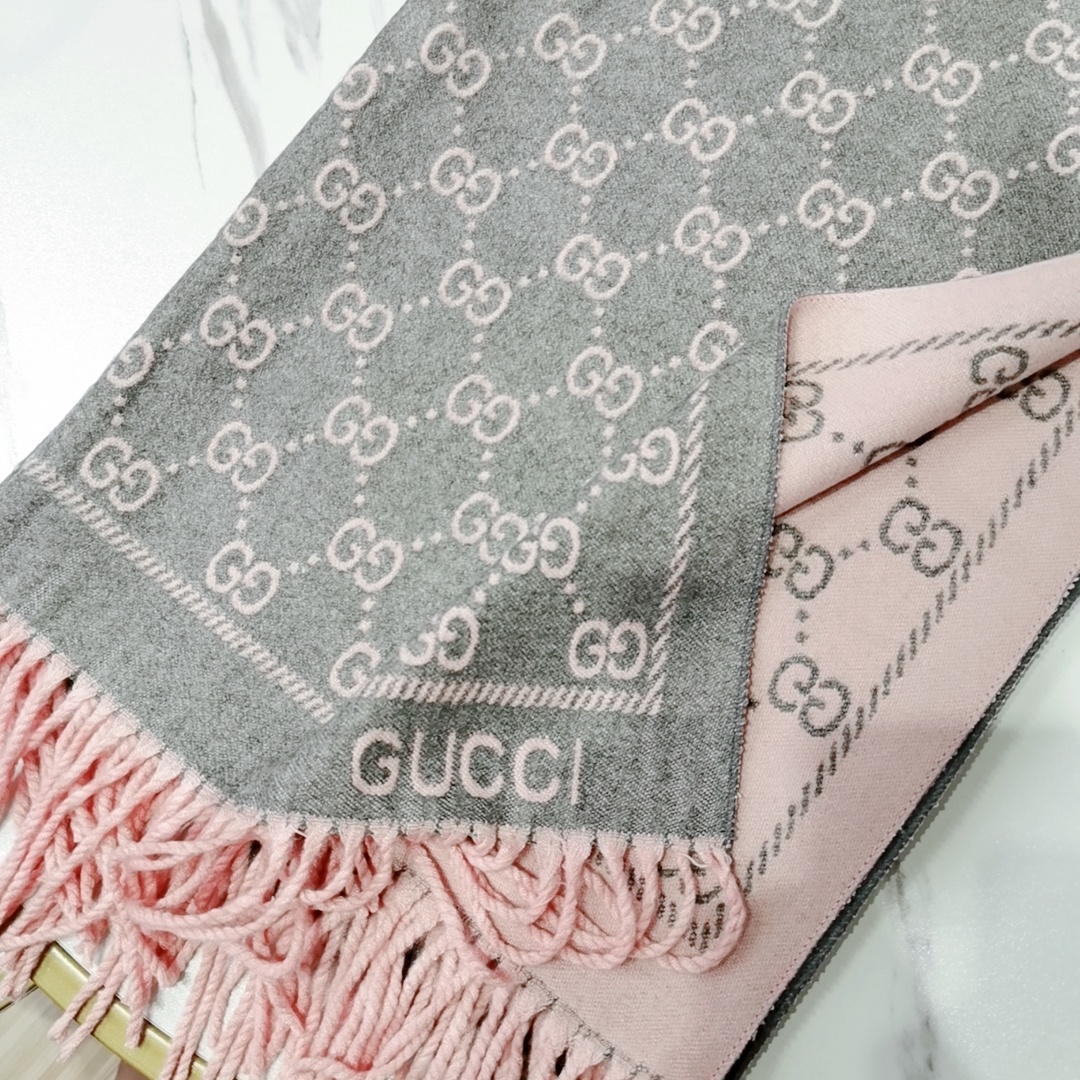 Gucci scarf