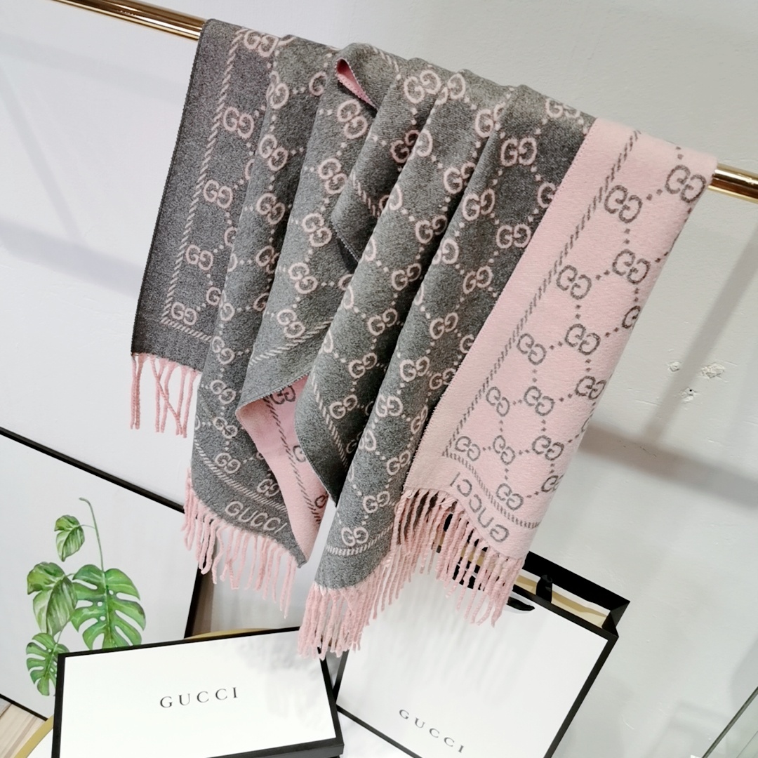 Gucci scarf