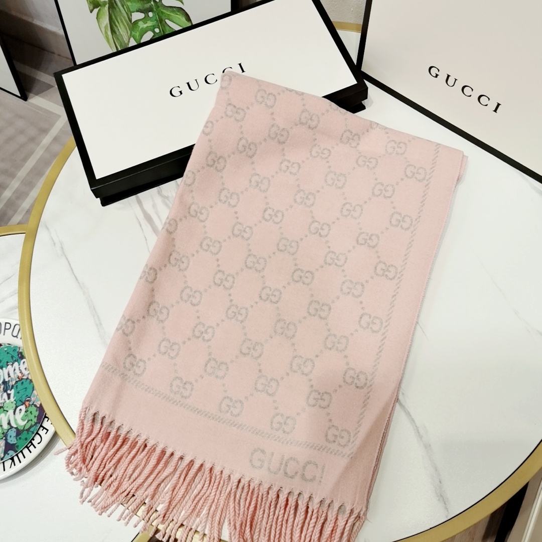 Gucci scarf