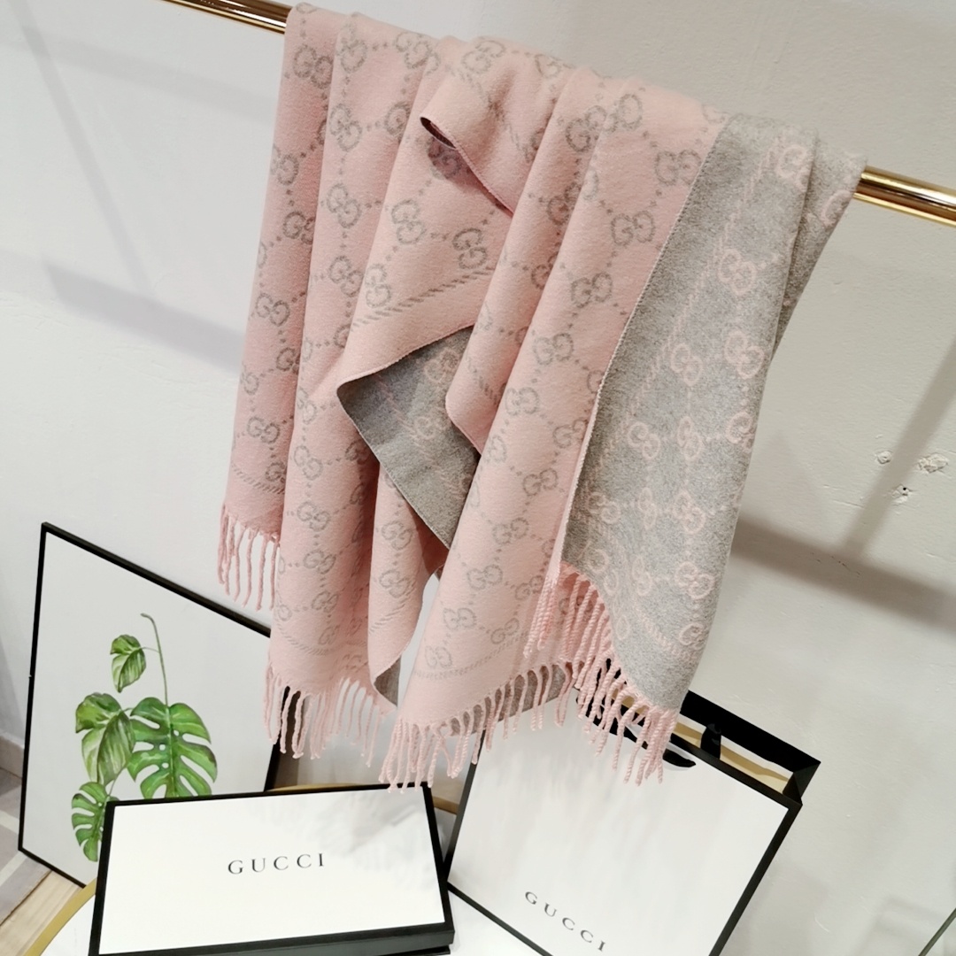Gucci scarf
