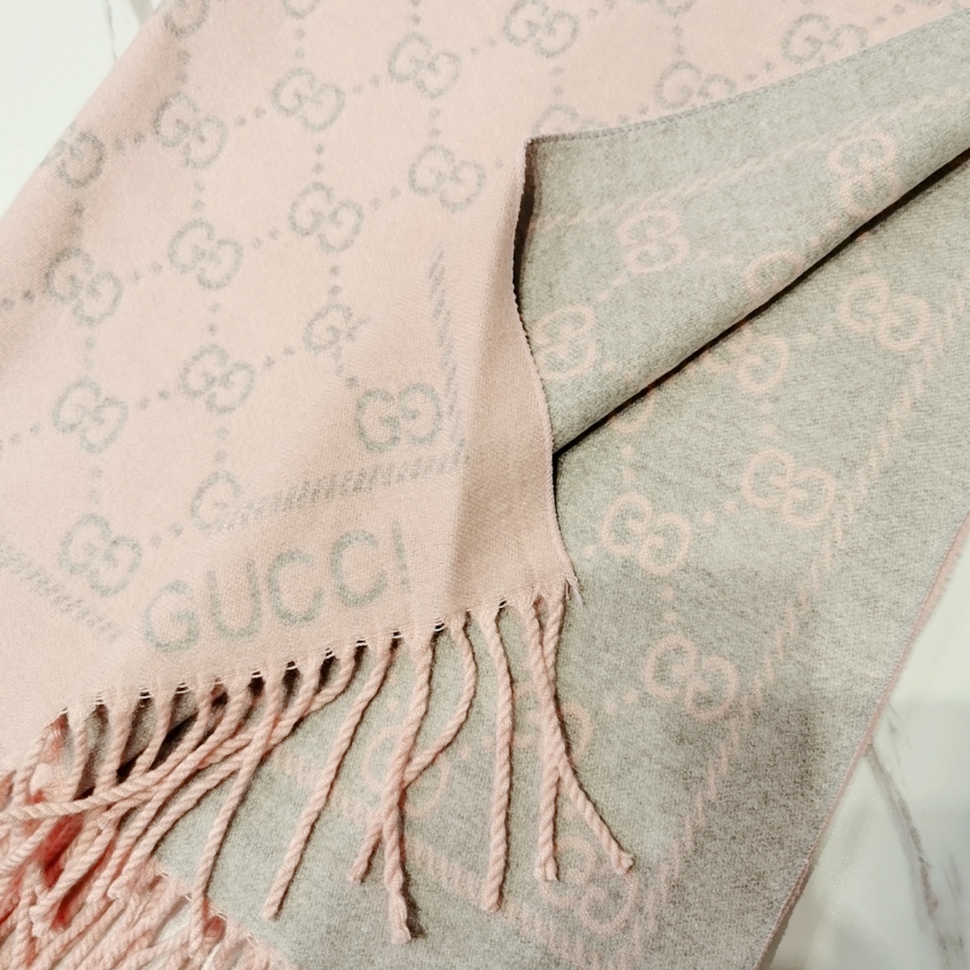 Gucci scarf