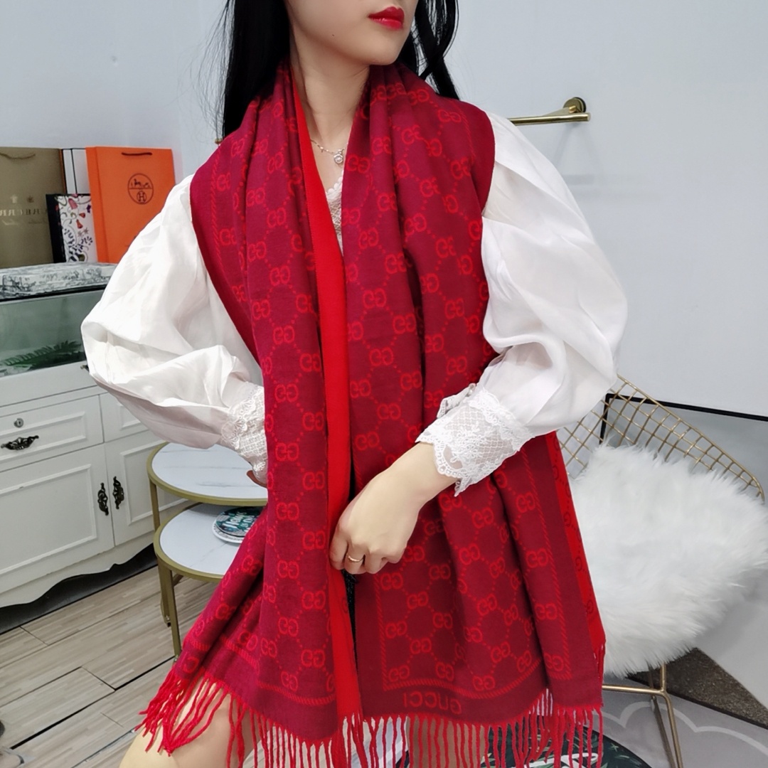 Gucci scarf
