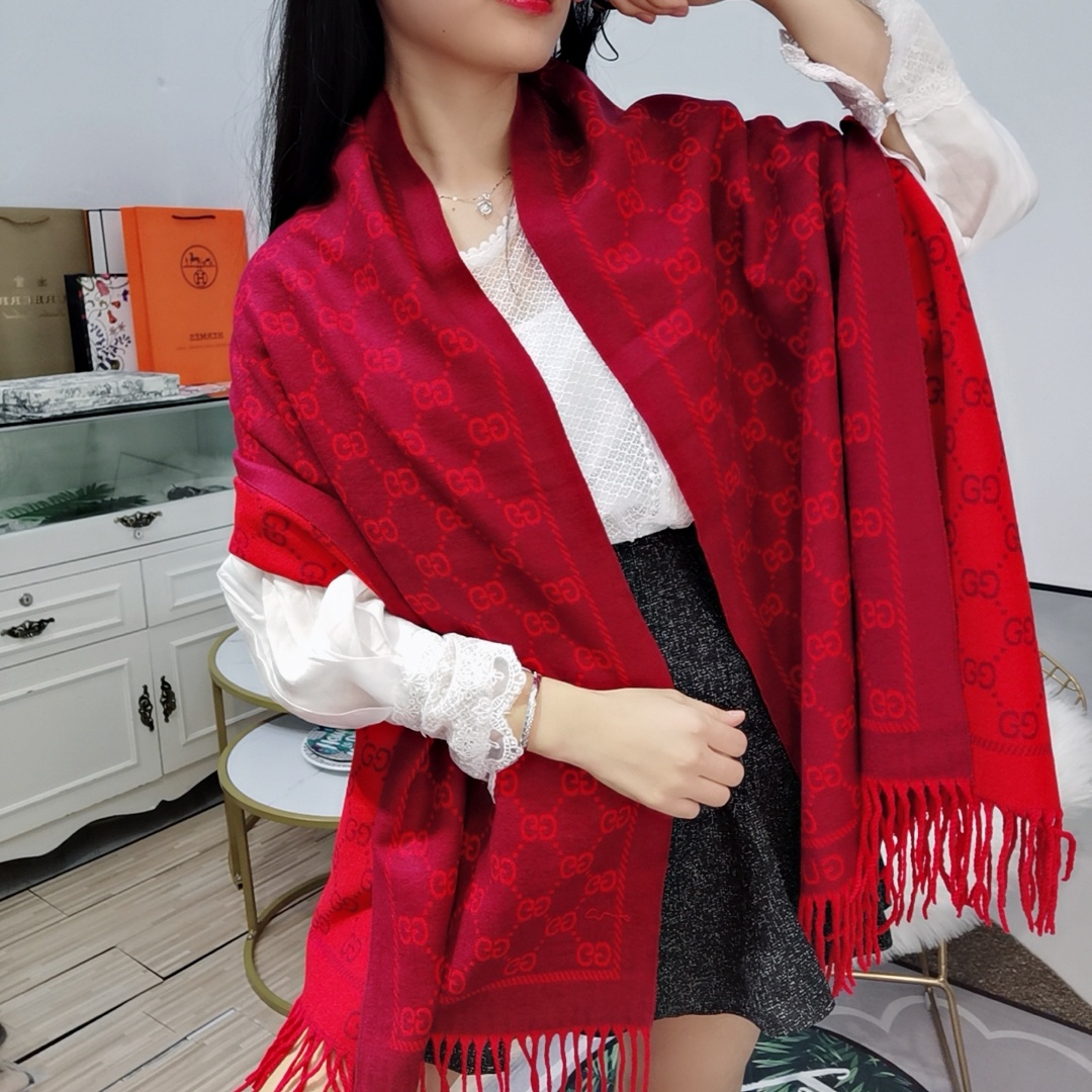 Gucci scarf