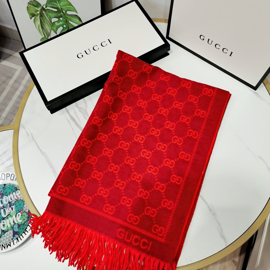 Gucci scarf