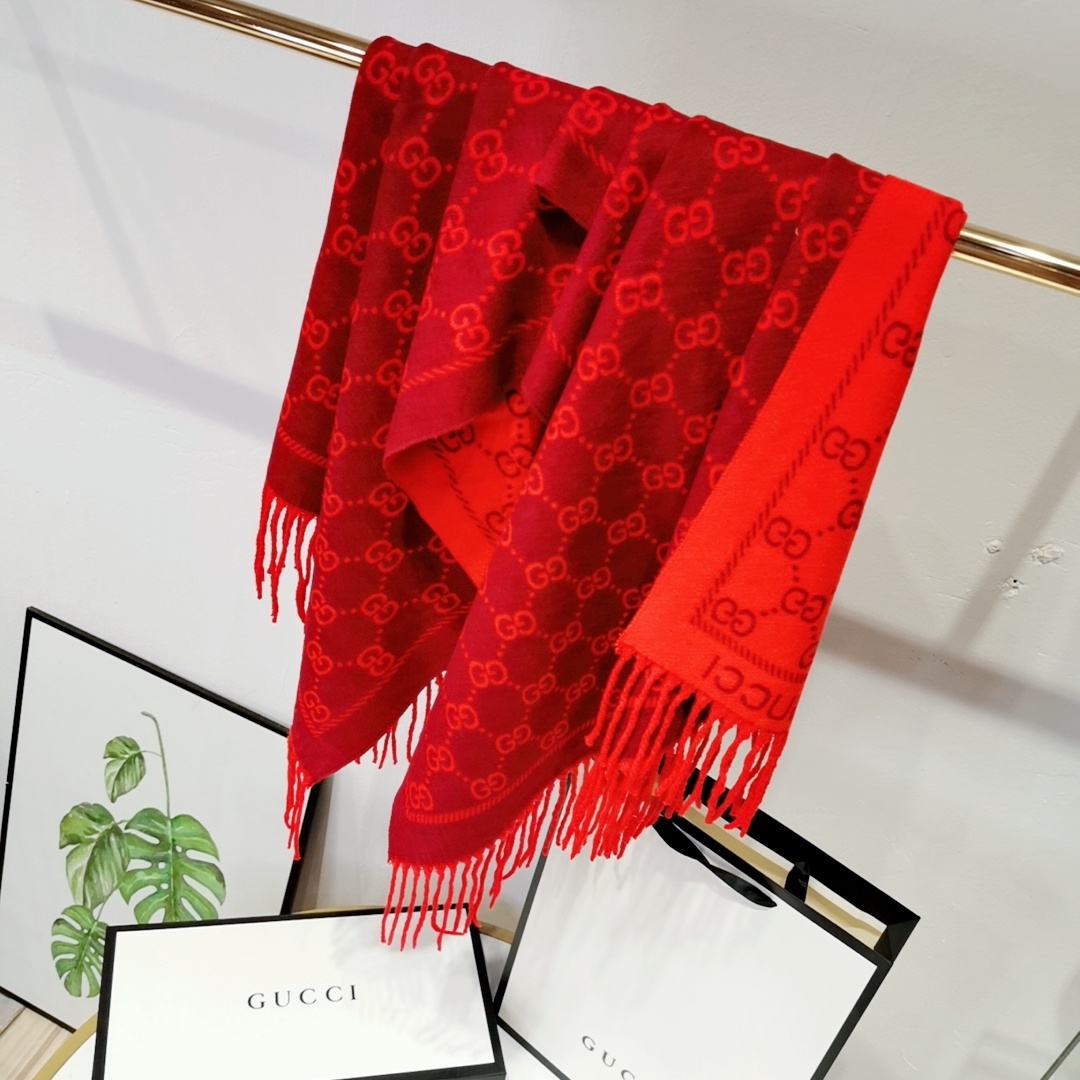 Gucci scarf