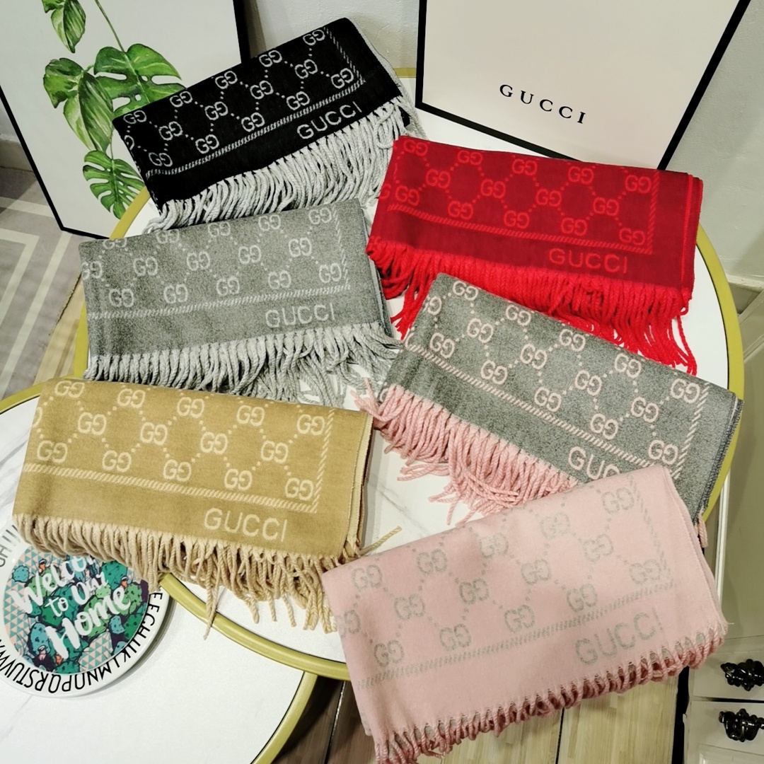 Gucci scarf