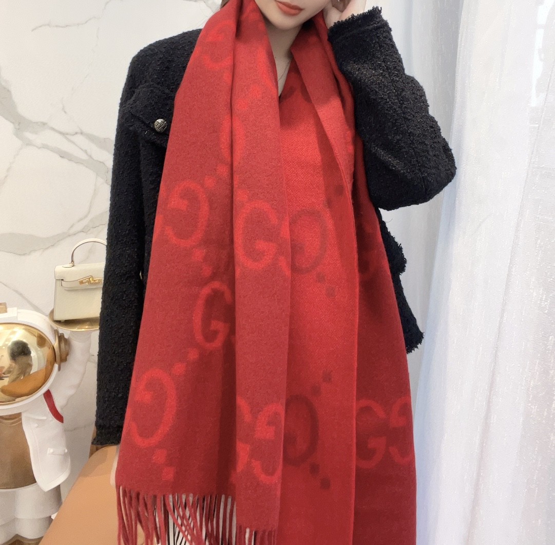 Gucci scarf