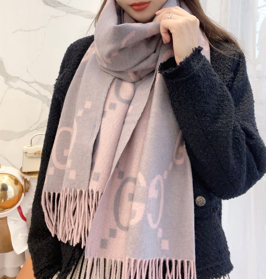 Gucci scarf