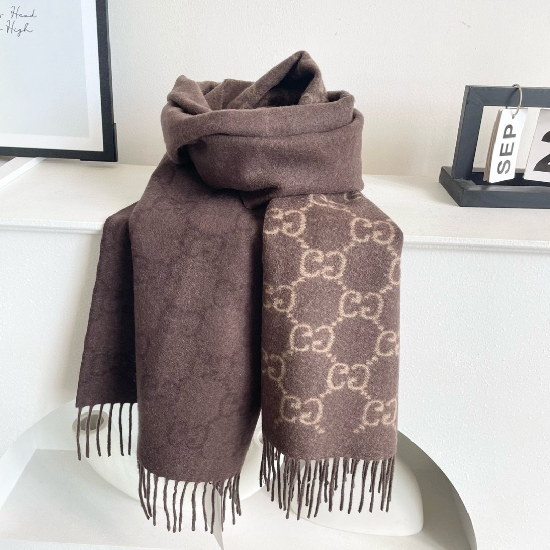 Gucci scarf