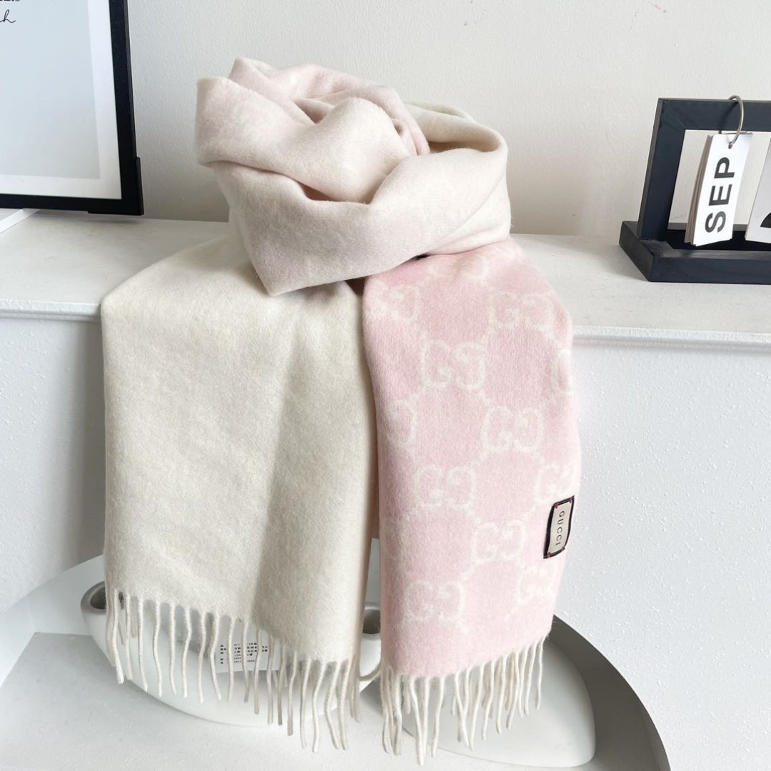 Gucci scarf