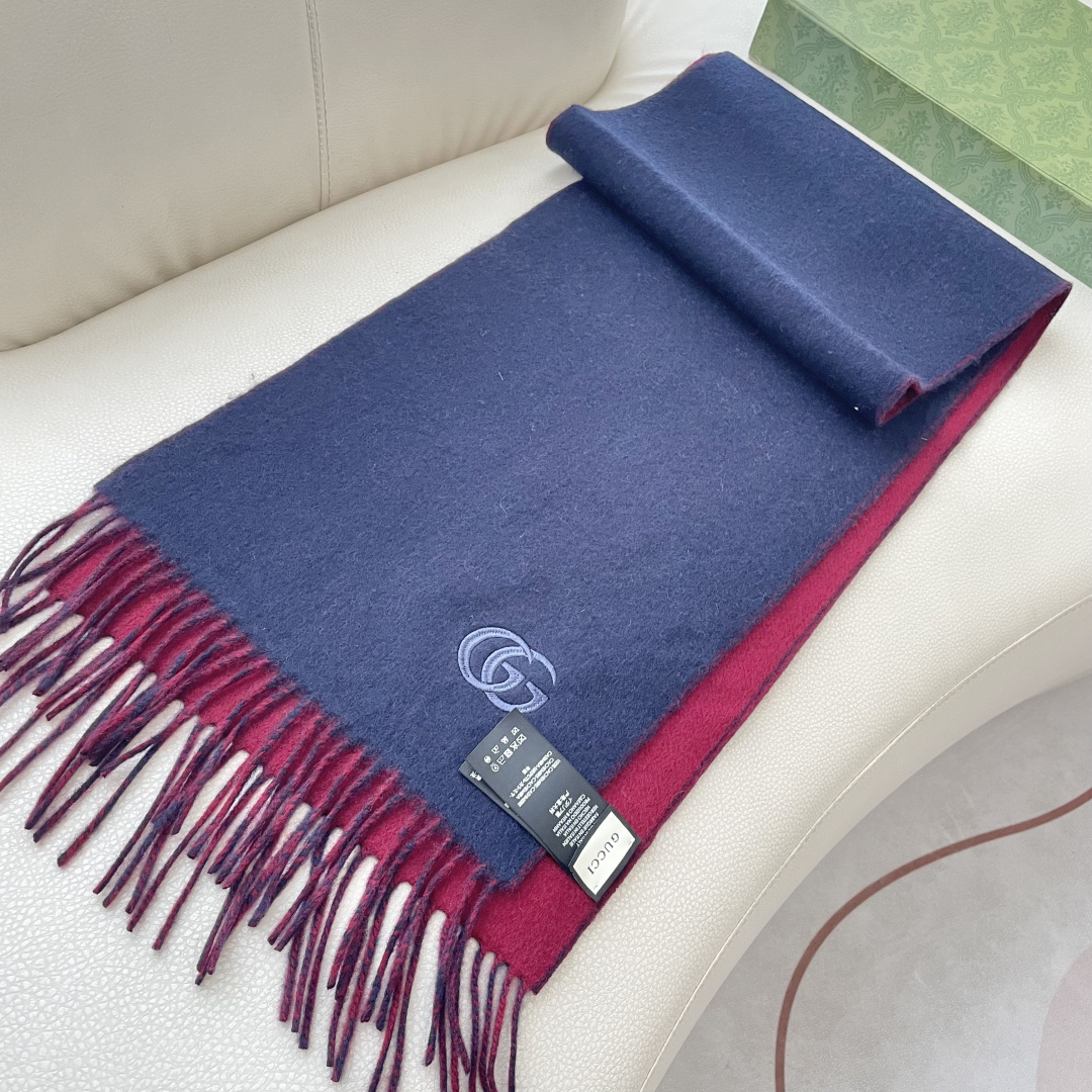 Gucci scarf