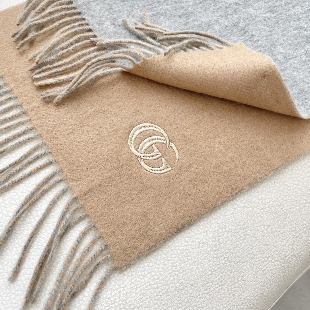 Gucci scarf