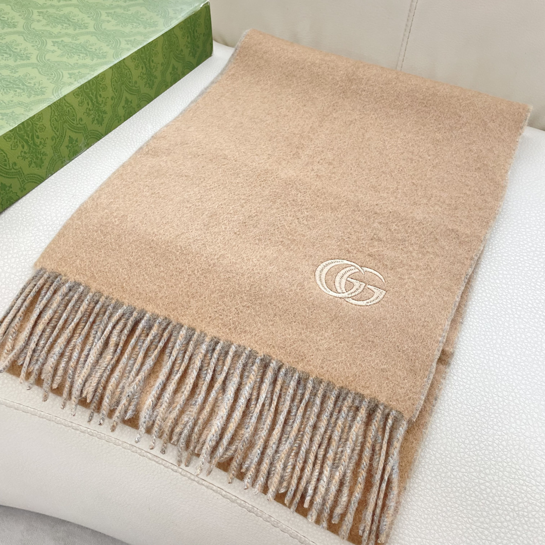 Gucci scarf