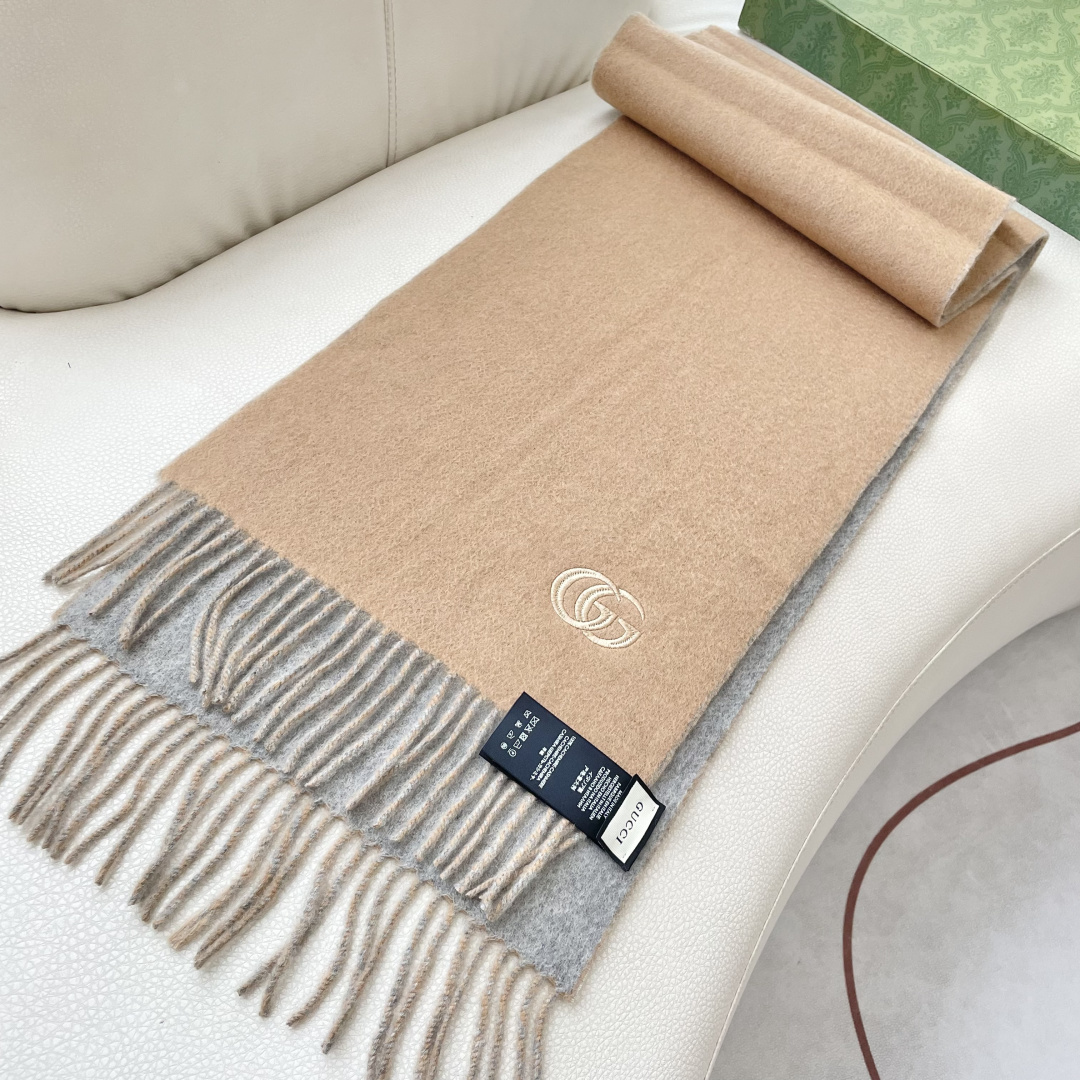 Gucci scarf