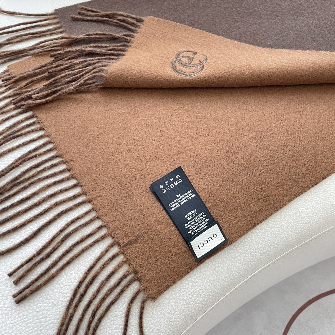 Gucci scarf