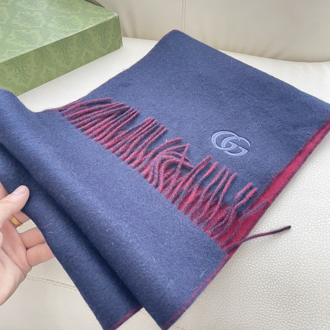 Gucci scarf