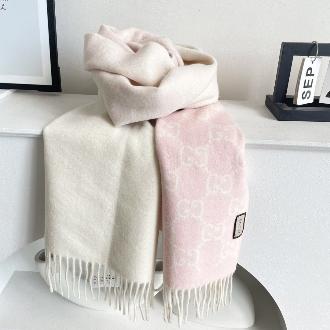 Gucci scarf