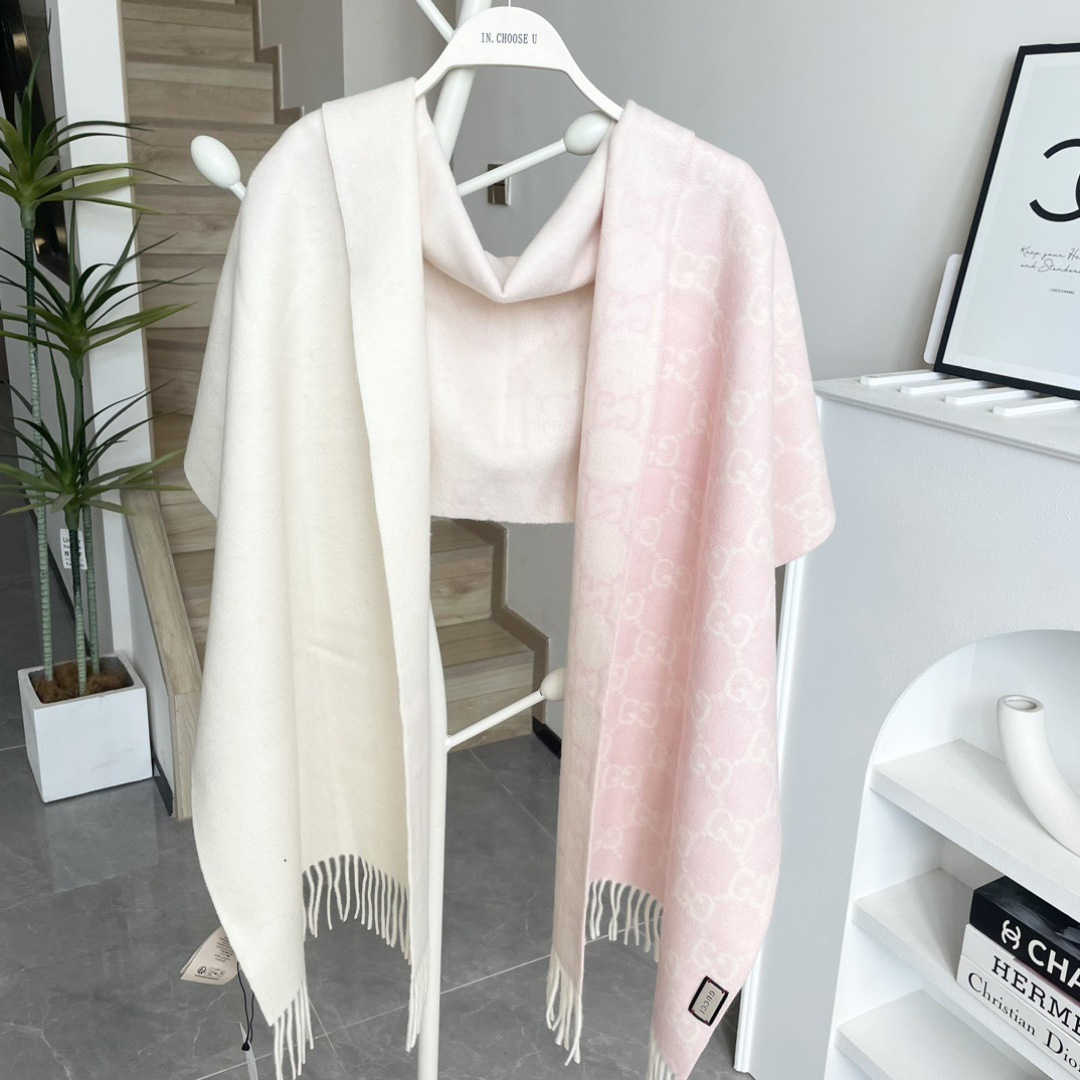 Gucci scarf