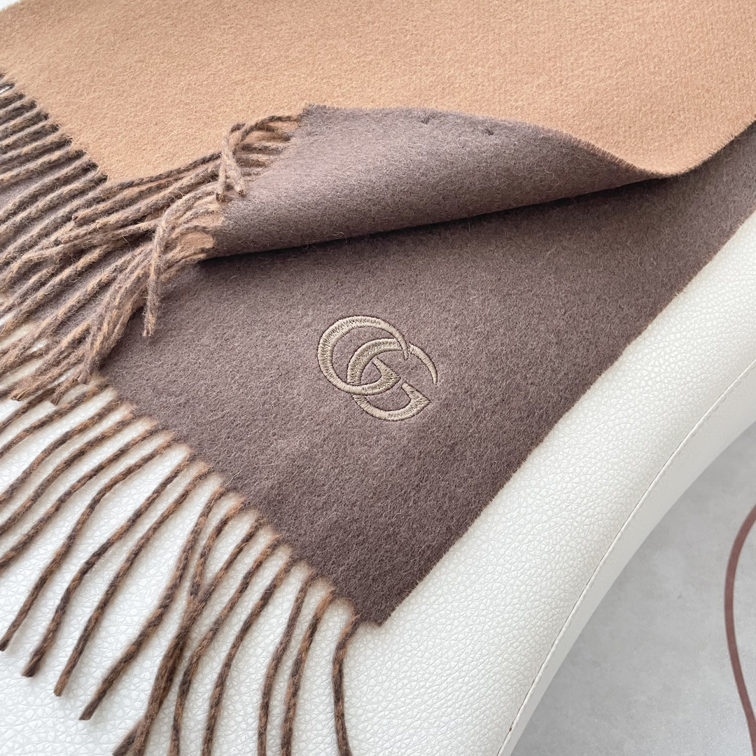 Gucci scarf