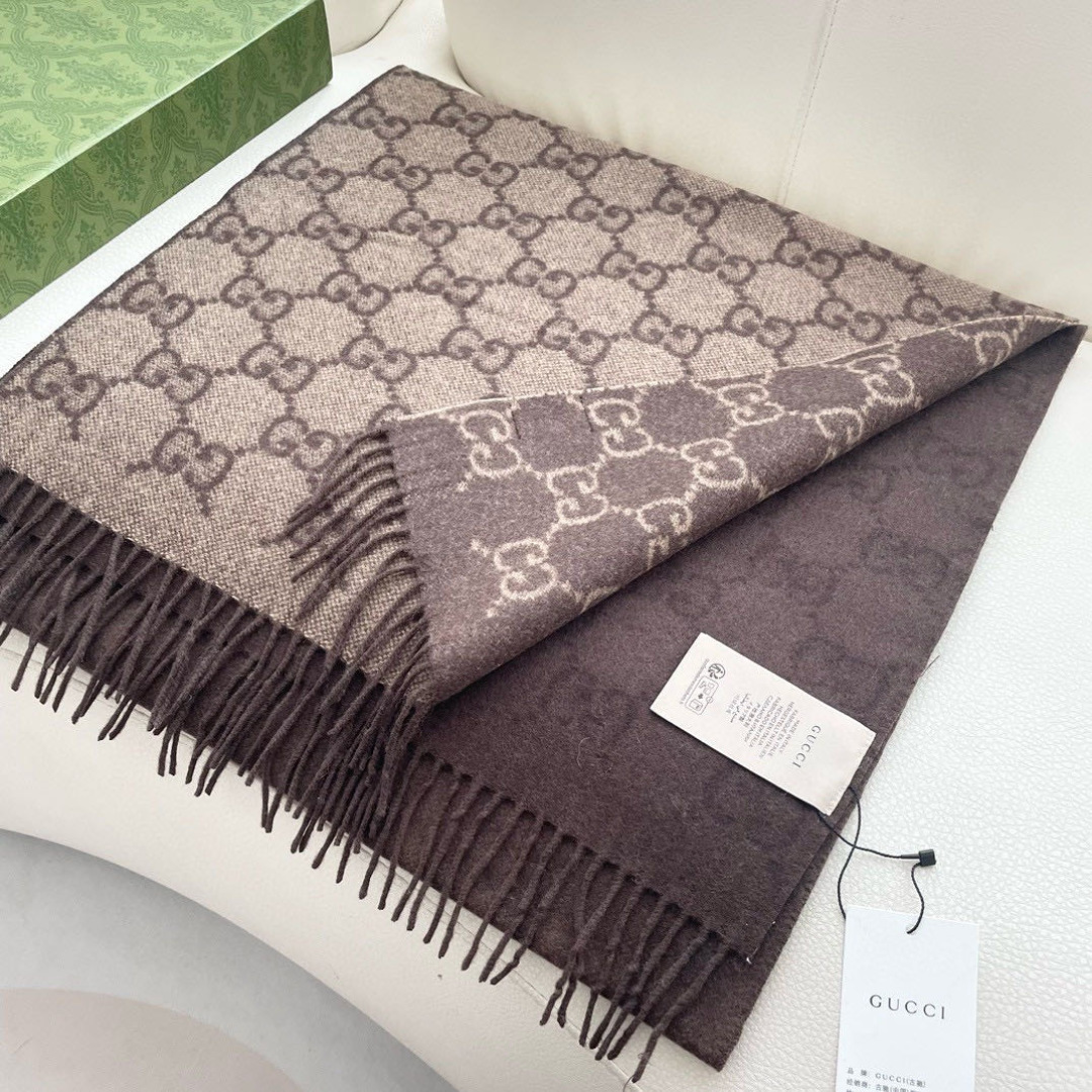 Gucci scarf