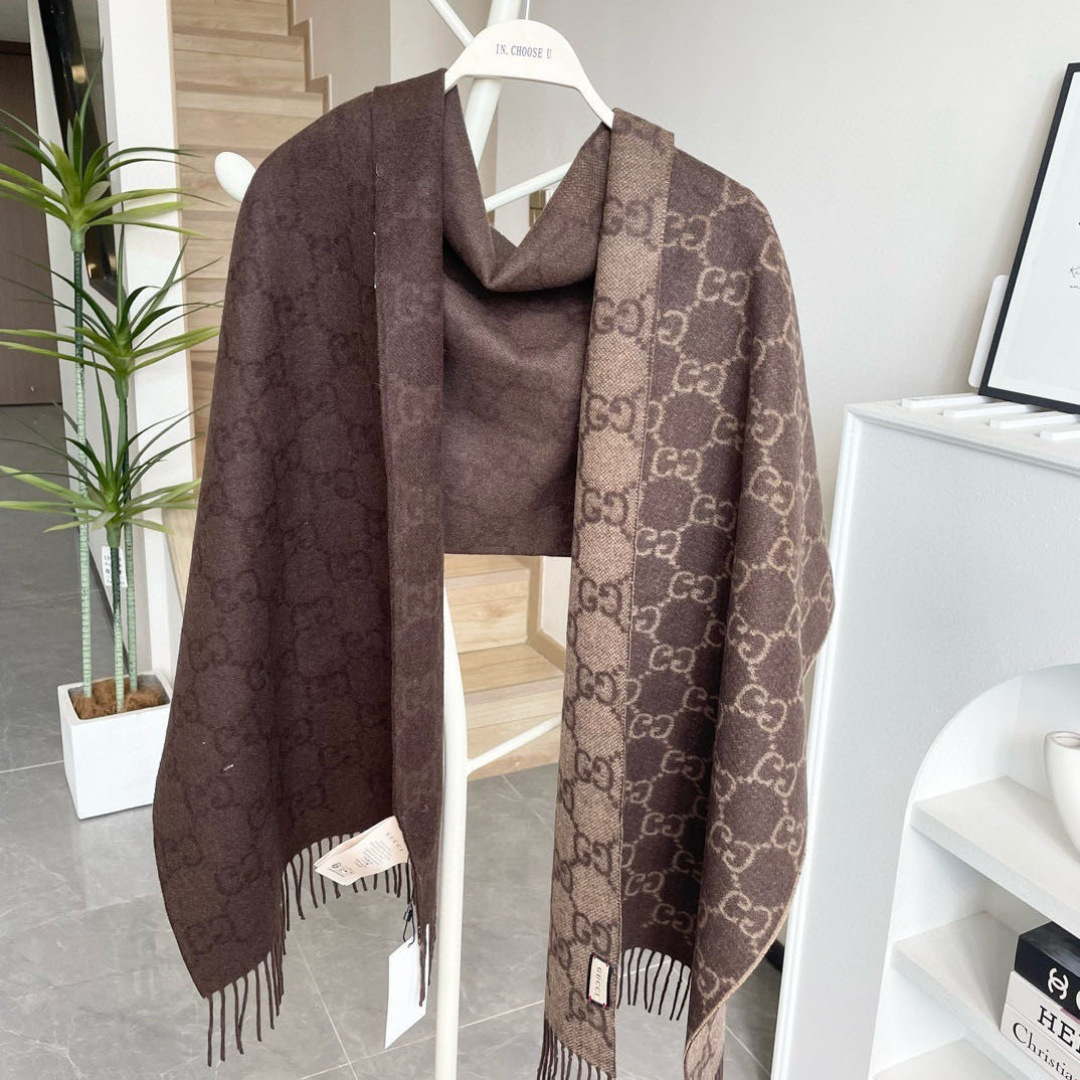 Gucci scarf