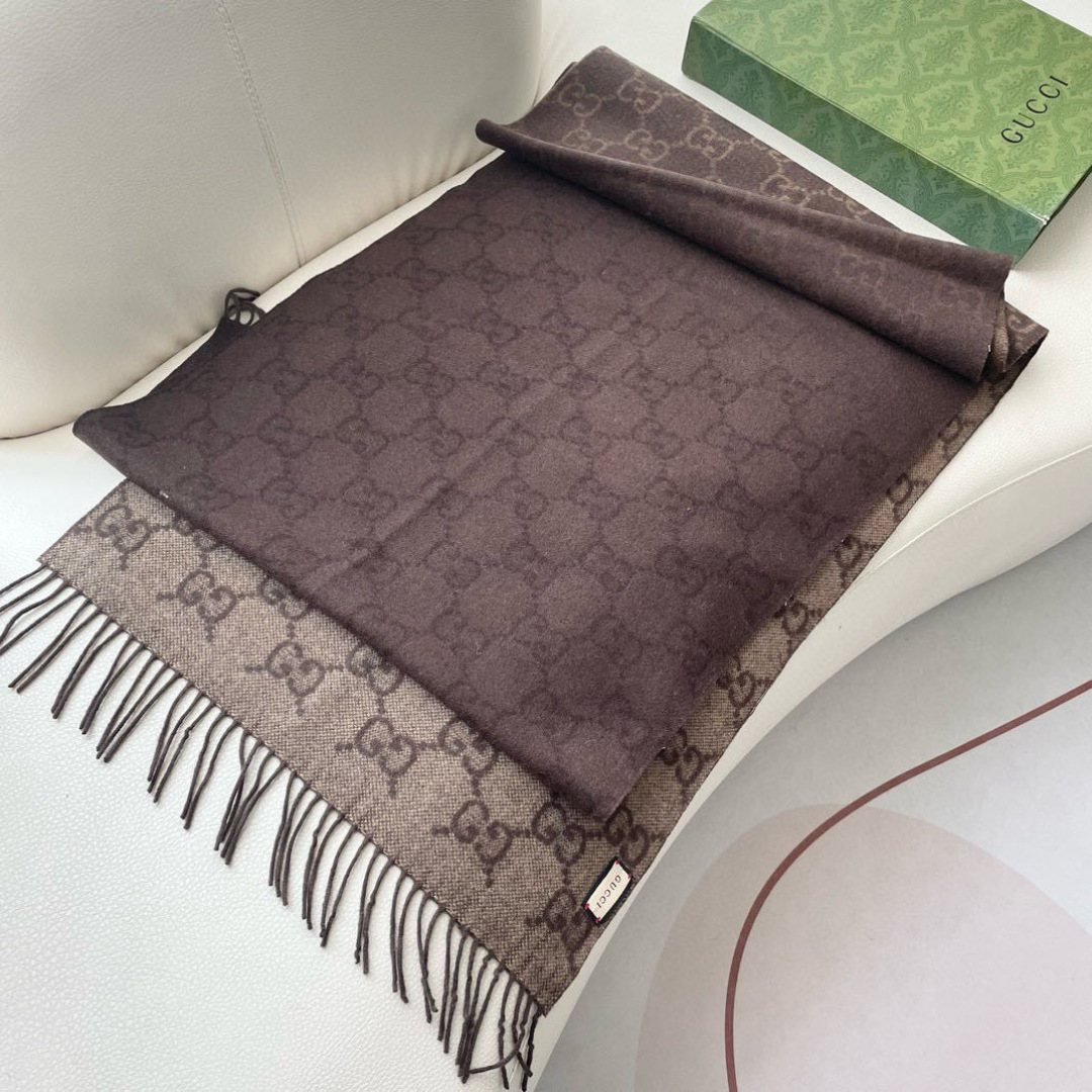 Gucci scarf