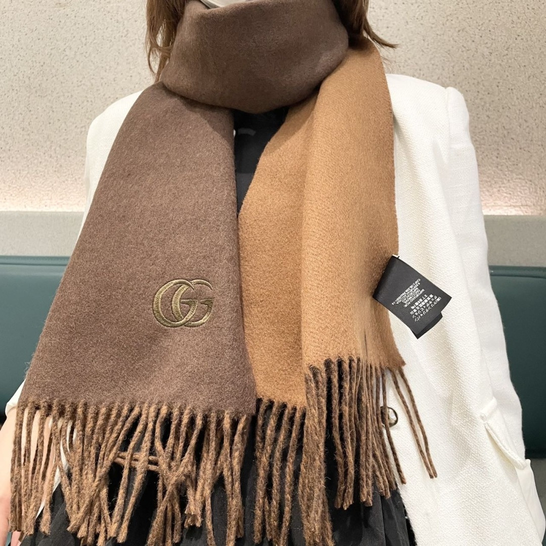 Gucci scarf