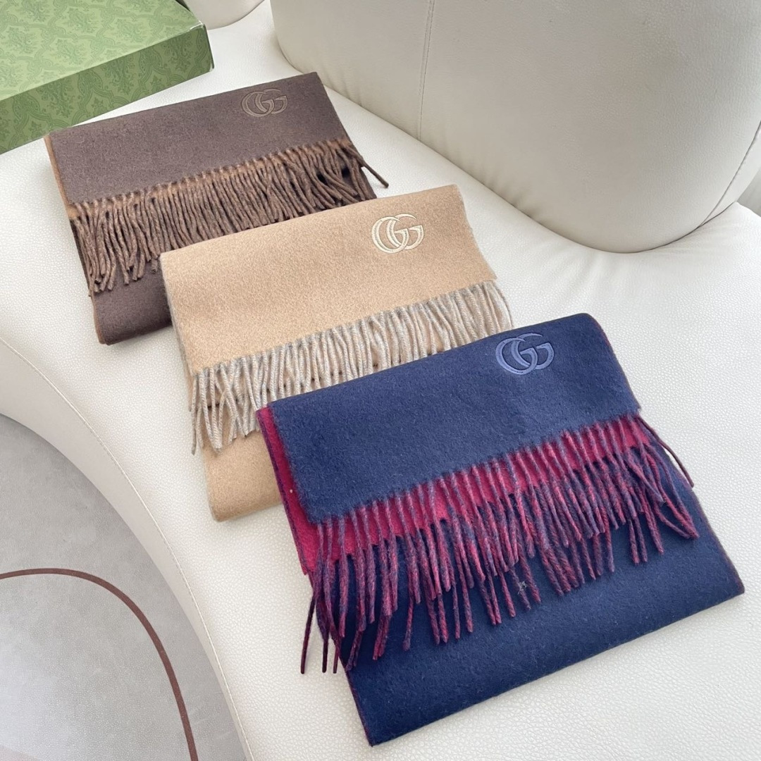 Gucci scarf