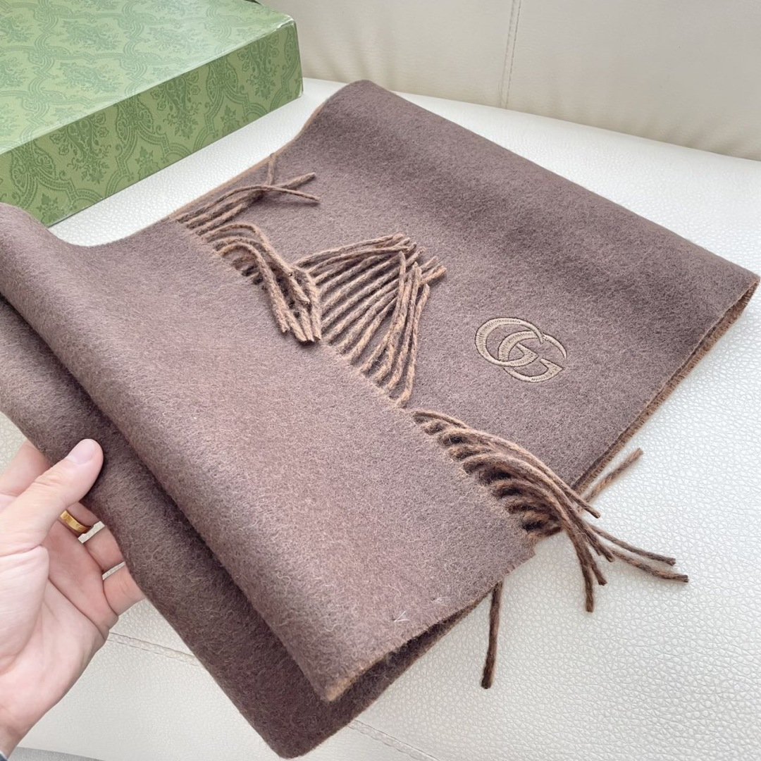 Gucci scarf