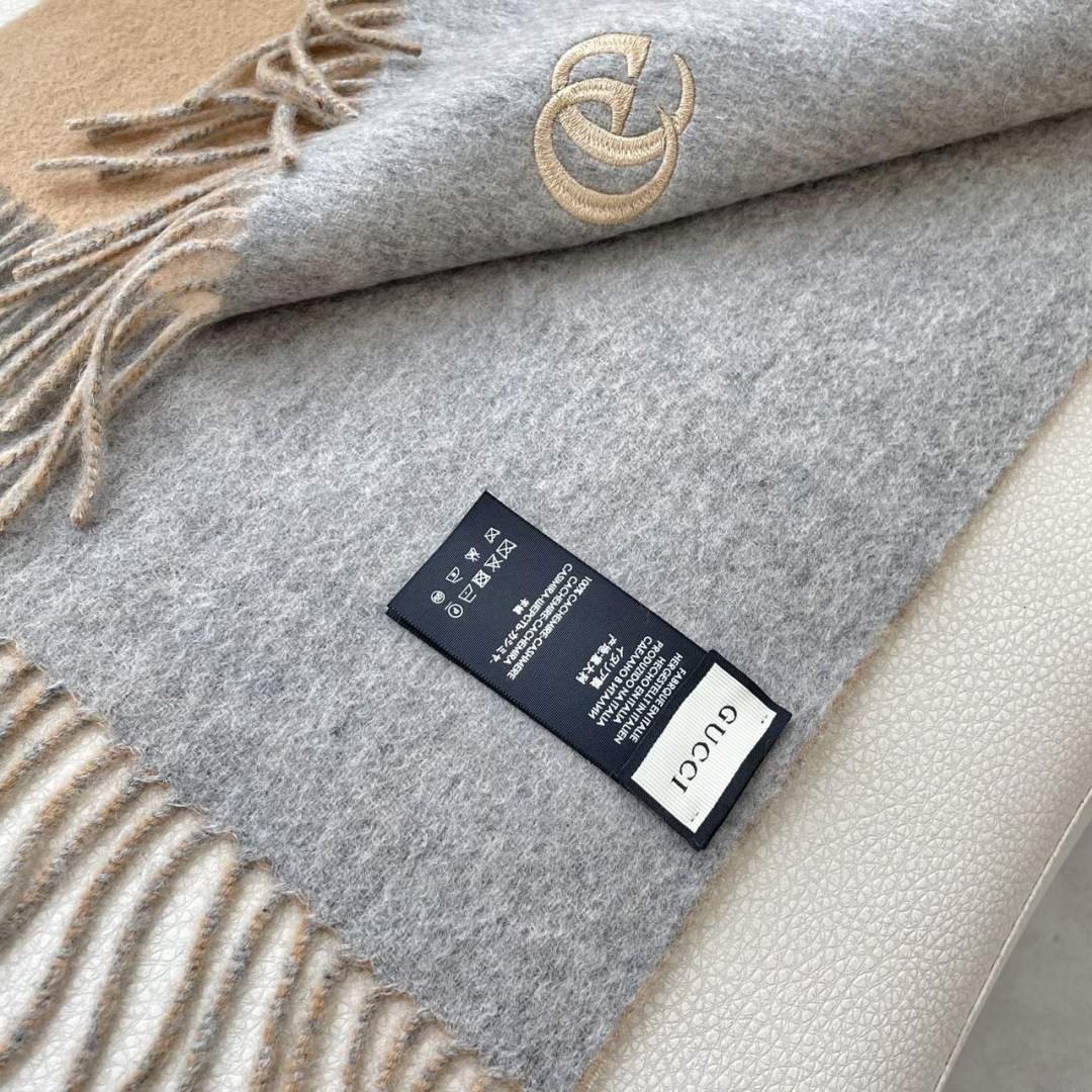 Gucci scarf