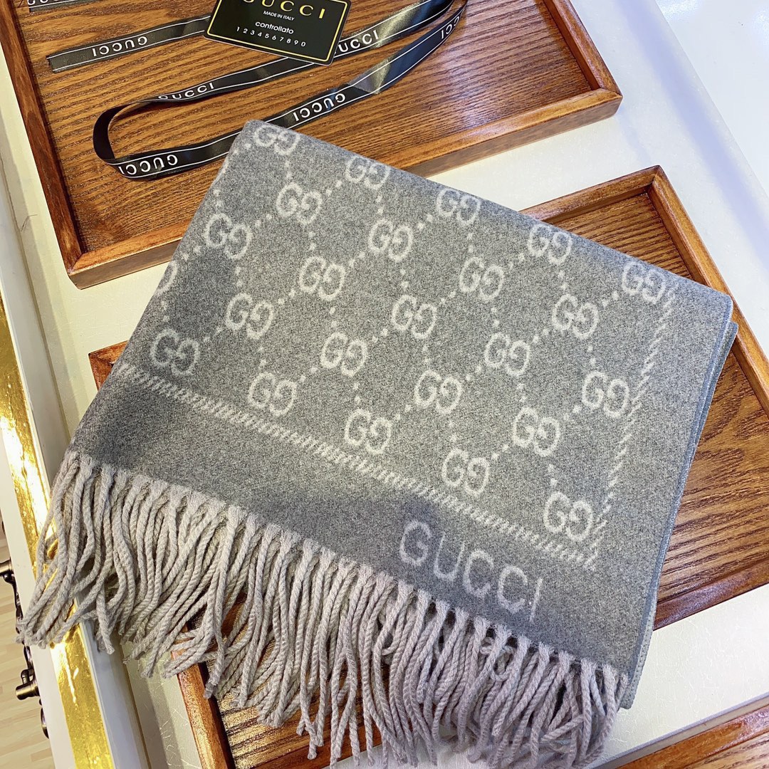Gucci scarf