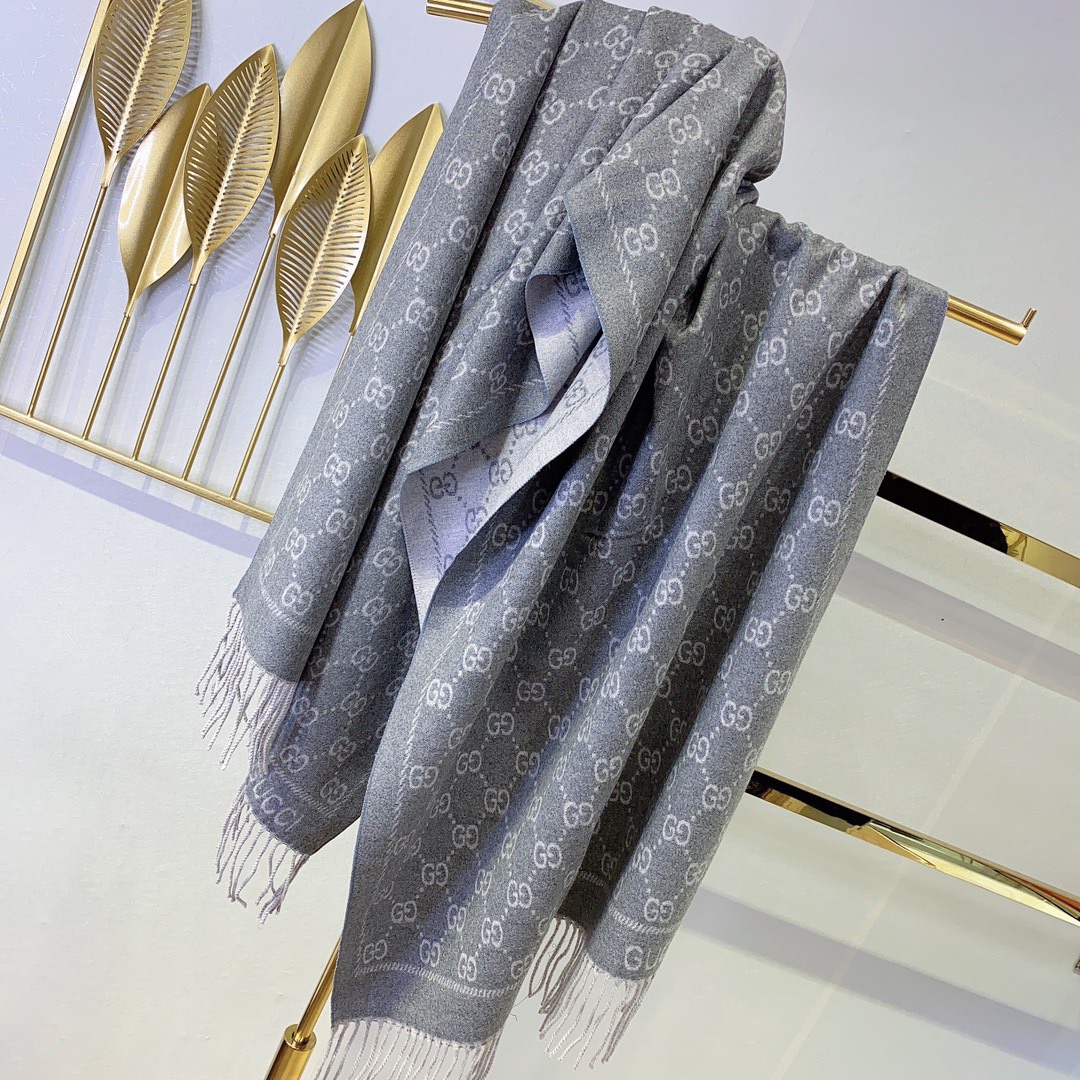 Gucci scarf