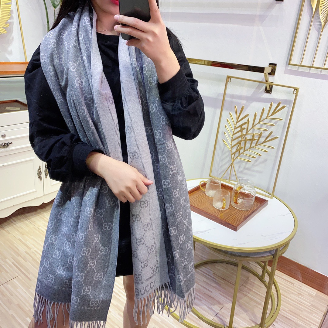 Gucci scarf
