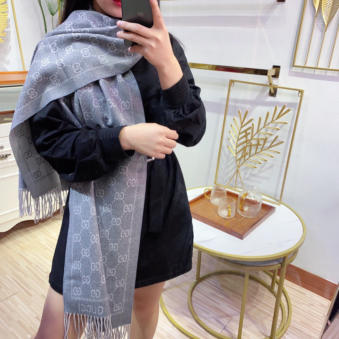 Gucci scarf